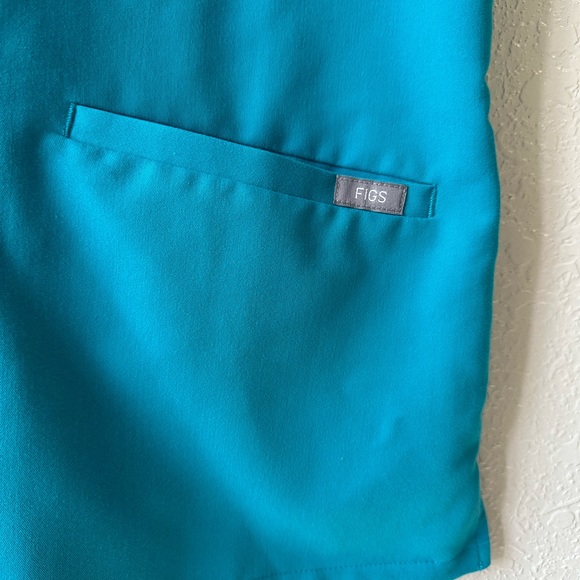 Figs scrub top- size small - Picture 4 of 4